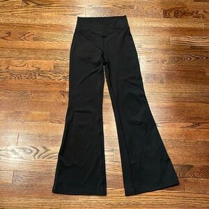 GAP Cross over front leggings. True Black. Flare. Never Worn size teen 12